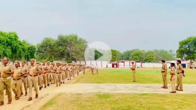 शाहजहांपुर: पुलिस अधीक्षक शाहजहाँपुर द्वारा रिजर्व पुलिस लाईन में शुक्रवार को परेड की ली गई सलामी