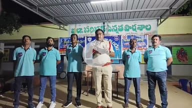 చింతలపాలెం: గుర్తు తెలియని వ్యక్తులు పంపించిన యాప్లను, లింకులను  క్లిక్ చెయ్యొద్దు:దొండపాడులో ఎస్సై సైదిరెడ్డి