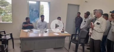 सारंगपुर: सारंगपुर में बार-बार बिजली कटौती से परेशान लोग, SDM अचानक पहुंचे बिजली ऑफिस, कर्मचारियों को लगाई ड्यूटी