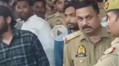 शाहजहांपुर: चौक कोतवाली क्षेत्र में दबंगों ने पिता-पुत्र पर की फायरिंग, बाल-बाल बचे पिता-पुत्र, जांच में जुटी पुलिस