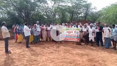 కనిగిరి: గాయం వారి పల్లిలో మూడు నెలలుగా పెండింగ్ బిల్లులు చెల్లించలేదని ఉపాధి కూలీల ధర్నా