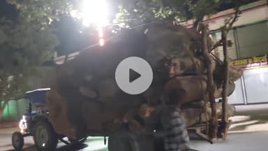 सिराथू: लेहदरी रोड़ से ट्रैक्टरों पर लादकर भारी मात्रा में खतरनाक तरह से ले जाई जाने वाली लकड़ियों से आमलोगों को खतरा #jansamasya