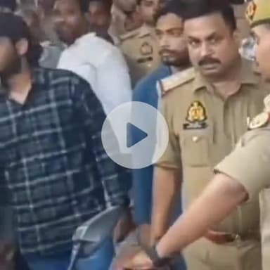 शाहजहांपुर: शहर कोतवाली क्षेत्र में सीतापुर आई हॉस्पिटल के पास बाइक सवार पिता-पुत्र पर चलाई गई गोली, दौड़कर बचाई जान