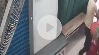 बारसोई: अंचल कार्यालय के पास मरीज को लेकर दो निजी नर्सिंग होम संचालकों में मारपीट