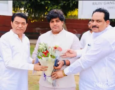 लाडपुरा: वजीरखान साहब चेयरमैन गुजरात प्रदेश कांग्रेस कमेटी अल्पसंख्यक विभाग एंवम एडवोकेट गुजरात हाईकोर्ट को जन्मदिन की शुभकामनाएँ