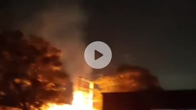 कांके: धुर्वा के जेपी मार्केट के पास बिजली के ट्रांसफार्मर में लगी आग, आग पर पाया गया काबू