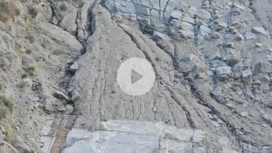 टापरी: किन्नौर के उरनी ढांक समीप पहाड़ों की कटिंग से सड़क चौड़ी, जल्द वाहनों के लिए बहाल होगी सड़क