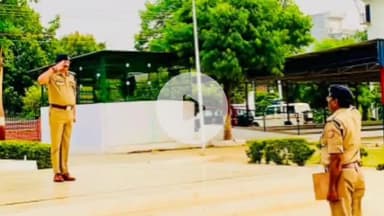 शाहजहांपुर: पुलिस लाइन में साप्ताहिक परेड का एसपी ने सलामी के बाद किया निरीक्षण, पुलिसकर्मियों से लगवाई दौड़