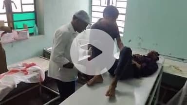 झाझा: नारगंजो के पास बाइक अनियंत्रित होने से बाइक पर सवार दो युवक गंभीर रूप से घायल