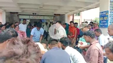 गुमला: कांसीर बाजार में 3 बाइक सवार 9 अपराधियों ने धान व्यवसायी को गोली मारकर ₹4 लाख लूटे, रिम्स रेफर