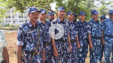 लोहरदगा: न्यू समाहरणालय परिसर में एसपी, डीएसपी व रैपिड एक्शन फोर्स के जवानों ने अन्य पदाधिकारियों के साथ किया वृक्षारोपण