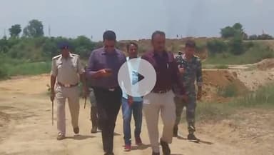 हज़ारीबाग: नदी पर बने अवैध रास्ते पर प्रशासन का बुलडोजर, अतिक्रमण कर बेचने की थी साजिश