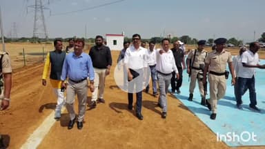 जमुई: DM ने निर्माणाधीन पंचायत सरकार भवन एवं खेल मैदान का किया निरीक्षण, दिए आवश्यक दिशा-निर्देश