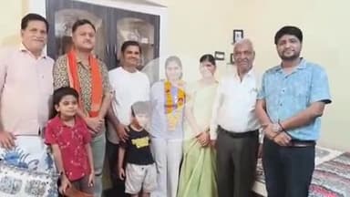 पीपलदा: मेडिकल प्रवेश परीक्षा (नीट) में इटावा की समीक्षा पोरवाल के सफल होने पर लोगों ने घर पहुंचकर दी शुभकामनाएं