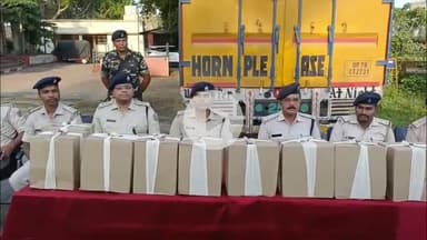 बलियापुर: बलियापुर पुलिस ने दस चक्का कंटेनर में अवैध शराब की ज़ब्त, सिटीएसपी ने प्रेस कॉन्फ्रेंस कर दी जानकारी