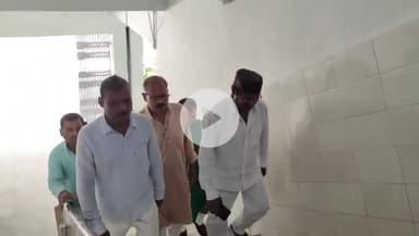 कटिहार: कटिहार में अनियमित बिजली आपूर्ति को लेकर कांग्रेस नेताओं ने डीएम को सौंपा मांग पत्र, सुधार की मांग की