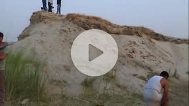 सिराथू: गर्मी से राहत के लिए दोस्तों के साथ गंगा नदी नहाने गया किशोर सिहोरी घाट पर समाया, शाम तक नहीं पता चल सका