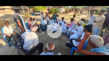 नबीनगर: सोरी गांव में चंदेश्वर प्रसाद ने मृतक के परिजनों से मिलकर दी सांत्वना, कहा- हत्यारों पर कड़ी से कड़ी कार्रवाई होगी