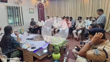 कोडरमा: ऑटो चालक संघ की मांगों पर विचार के लिए अनुमंडल पदाधिकारी कोडरमा की अध्यक्षता में हुई बैठक