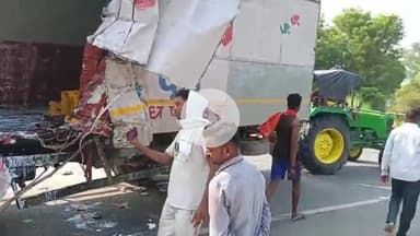 देेेवरिया: रुद्रपुर रोड वनसपति के पास खड़ी ट्रक में दुग्ध वाहन ने मारी ठोकर, चालक गंभीर घायल