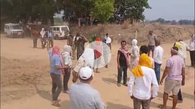 कुटुंबा: चिंतावन बिगहा में बिहार-झारखंड के किसान यूनियन प्रभारी ने किसानों के साथ की बैठक, सड़क से लेकर न्यायालय तक लड़ेंगे लड़ाई