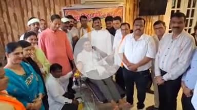 झांसी: हिंदू जागृति मंच द्वारा नगर के एक स्थानीय होटल में रक्तदान शिविर का आयोजन, सदर विधायक व भाजपा जिला अध्यक्ष रहे उपस्थित