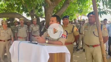 देेेवरिया: देवरिया से चयनित 917 आरक्षी अभ्यर्थी नियुक्ति पत्र ग्रहण करने के लिए लखनऊ रवाना, एसपी ने दिखाई हरी झंडी