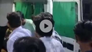 फरेंदा: परमेशरापुर गांव के सामने चारपहिया वाहन की ठोकर से स्कूटी सवार दो युवक गंभीर रूप से घायल