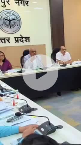 कानपुर: जिलाधिकारी जितेंद्र प्रताप सिंह ने नवीन सभागार में निर्माण कार्य और सीएम डैशबोर्ड विकास कार्यों की मासिक समीक्षा बैठक की