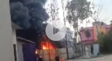 बेगूसराय: हरपुर कैंपस में आग लगने के कारण कार और ट्रैक्टर जलकर राख, जांच में जुटी पुलिस