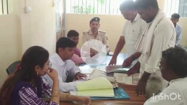 आलमनगर: आलमनगर थाना परिसर में शनिवार को लगा जनता दरबार, अंचलाधिकारी ने जमीन के 5 मामलों की सुनवाई की