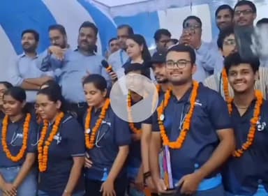 बिल्हौर: रहमतपुर गांव के छात्र ने नीट परीक्षा में 4500 रैंक की हासिल, विधायक ने दी बधाई