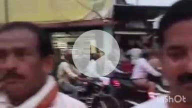 देेेवरिया: अहमदाबाद में घटित विमान हादसे को लेकर सुभाष चौक पर व्यापारियों ने कैंडल जलाकर दी श्रद्धांजलि