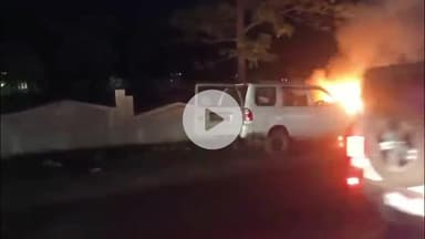 सागर नगर: मकरोनिया-सिविल लाइन मार्ग पर आर्मी स्कूल के पास चलती टवेरा कार में लगी आग, सभी सात लोग सुरक्षित