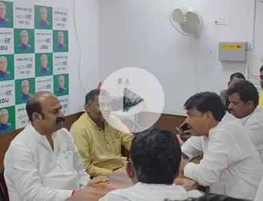 पटना में समाज कल्याण मंत्री श्री मदन साहनी जी से बक्सर में डॉ भीमराव अंबेडकर लाइब्रेरी की मांग रखते हुए जदयू नेता रविराज 🙏🙏
 तत्पश्चात आश्वासन मिला कि जल्द ही मांग पूरी की जाएगी इसके लिए मंत्री जी को बहुत-बहुत धन्यवाद 💐💐