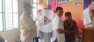 बहुजन मुक्ति पार्टी के प्रदेश सचिव ने नवनिर्वाचित बीएमपी जिला अध्यक्ष राम सजीवन लोधी जी को माला पहनकर स्वागत किया जय मूलनिवासी जय भारत जय भीम जय संविधान।