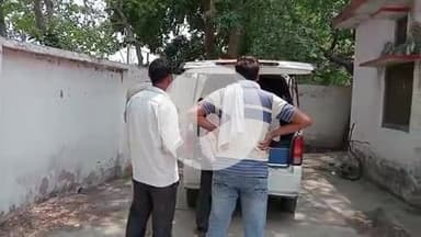 बदायूं: भूड़ बिसौली चौराहे के पास ट्रक की टक्कर से बाइक सवार की सड़क हादसे में हुई मौत, पुलिस ने शव पोस्टमार्टम के लिए भेजा