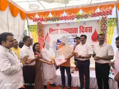 सुल्तानपुर: राजकीय मेडिकल कॉलेज में विश्व रक्तदाता दिवस पर गोष्ठी का आयोजन, कई लोगों ने किया रक्तदान