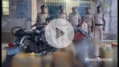 कटिहार: मुफ्फसिल थाना पुलिस ने मनिया से दो बाइक और 400 लीटर अवैध देशी शराब बरामद की, जाँच जारी