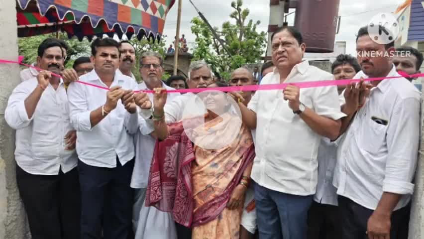 డోర్నకల్: రోడ్డు ప్రమాదంలో మృతి చెందిన తండ్రి కొడుకులకు విగ్రహాలు,ఆవిష్కరించిన డోర్నకల్ మాజీ ఎమ్మెల్యే రెడ్యానాయక్