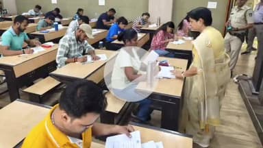 सागर नगर: डॉ. हरिसिंह गौर विश्वविद्यालय में कुलपति ने परीक्षा केंद्रों का निरीक्षण किया