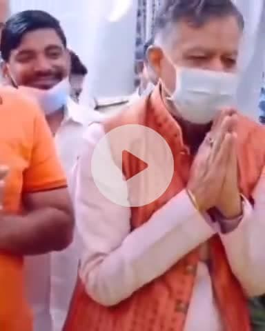 कानपुर: विधानसभा अध्यक्ष सतीश महाना ने प्रेमानंद महाराज से की मुलाकात, कहा- आपका जन्म स्थान मेरी विधानसभा का आखिरी गांव है