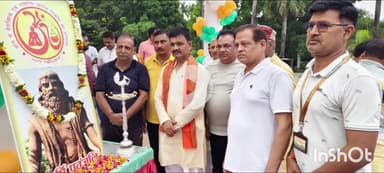 बलिया: चंद्रशेखर उद्यान में योग सप्ताह का शुभारंभ हुआ, बड़ी संख्या में लोगों ने किया योगाभ्यास