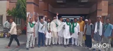 बलिया: लखनऊ की रैली से लौटने के बाद बलिया रेलवे स्टेशन पर AIMIM ने भरी हुंकार, प्रदेश महासचिव बोले- हमारे बिना नहीं बनेगी सरकार