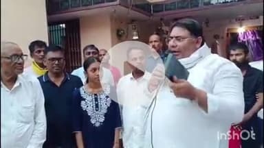 आरा: आरा सदर प्रखंड के अगरसांडा गांव में पूर्व जदयू एमएलसी ने छात्राओं को टैब और मेडल देकर किया सम्मानित