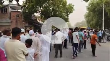 मंझनपुर: सपा के वरिष्ठ नेता पूर्व चेयरमैन मौला बख़्श को करारी में सुपुर्दे ख़ाक किया गया, पूर्व मंत्री और सांसद शामिल