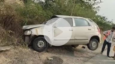 झांसी: झांसी में कानपुर हाइवे पर ढेरी पुलिया के पास एक्सीडेंट में कारोबारी और पत्नी की मौत, पीतांबरा पीठ दर्शन के लिए जा रहे थे