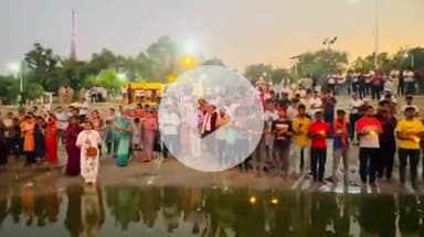 सुल्तानपुर: गोमती नदी स्थित सीता कुंड धाम पर आदि गोमती गंगा की भव्य सायंकालीन आरती हुई आयोजित, बड़ी संख्या में श्रद्धालु हुए शामिल