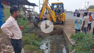 पथरिया: सफाई अभियानः पथरिया नगर परिषद बरसात से पहले नालों की सफाई में जुटी