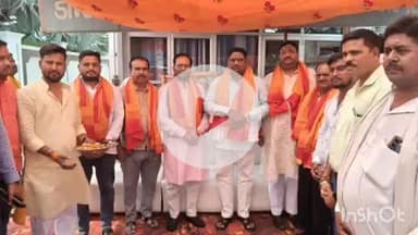 बलरामपुर: रानी तालाब हनुमान मंदिर में कैंची धाम स्थापना दिवस के अवसर पर भंडारे में शामिल हुए सदर विधायक